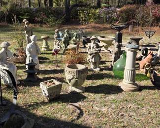 Yard statues and yard decor
