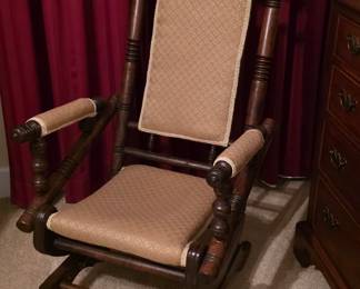 Dexter platform rocker