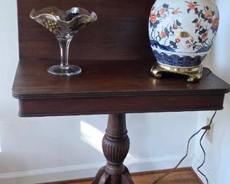 Vintage pedestal table