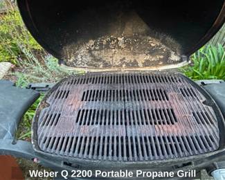 Weber Q Portable Propane Grill third image