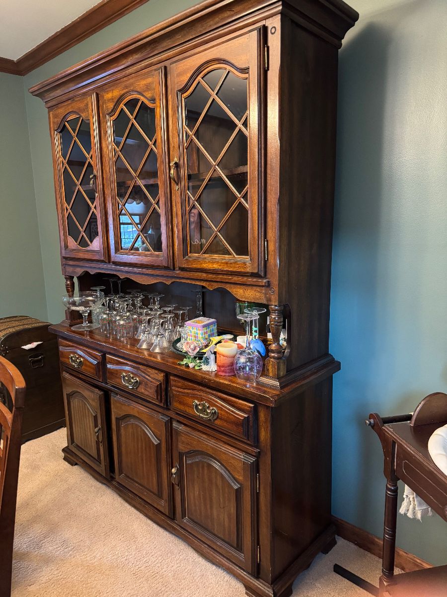 China cabinet hutch 