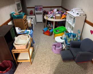 Children’s toys & furniture