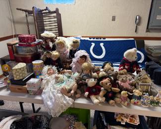 Porcelain dolls & collectible bears