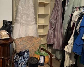 Prom & wedding dresses