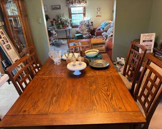 Dining table & 6 chairs with 1 leaf insert