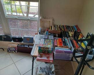 Books / puzzles & games