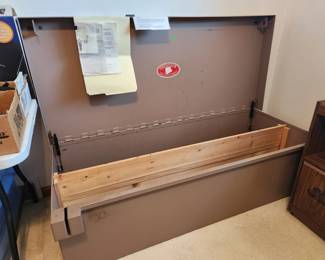 Metal Locking Gun Chest