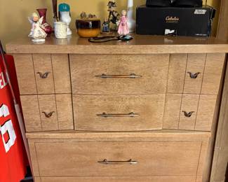 Mid-century chest of drawers