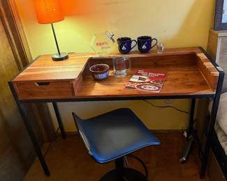 Newer desk or vanity