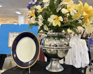 Gorgeous sets of China in the China Department! 