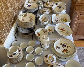 SPODE Christmas dinnerware