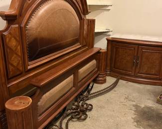 BED BROKE DOWN FOR EASY LOAD