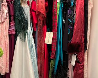 BALLROOM/FORMAL DRESSES