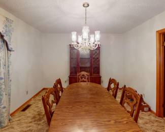 7064SR182DiningRoom
