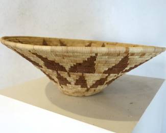 Angelita Torres Whirlwind Seri Indian Basket