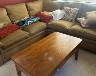 Masins sectional couch & coffee table