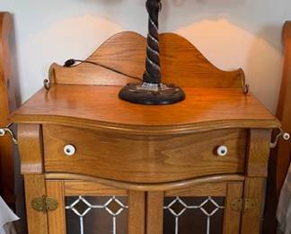 Pulaski Keepsake stained glass washstand,genuine Tiffany double lamp