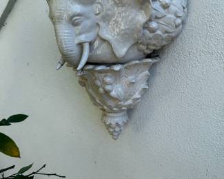 Fun accessories all over the estate!