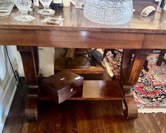 Great sized mahogany table 