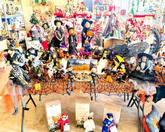 Massive Annalee Doll collection here!