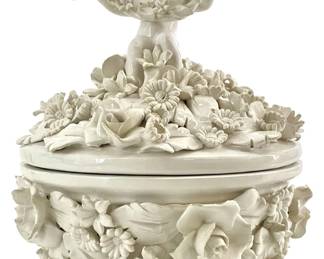 Antinio Zen Nove Italian Porcelain Dresser Box