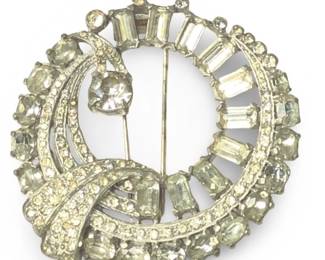 Superb Eisenberg Original Round Wreath Fur Clip