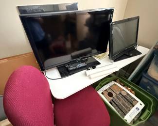 Office Chairs & Monitors