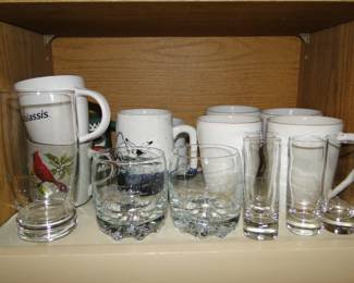 Glasses and mugs, all of nice quality