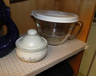 Sugar bowl and mixing bowl