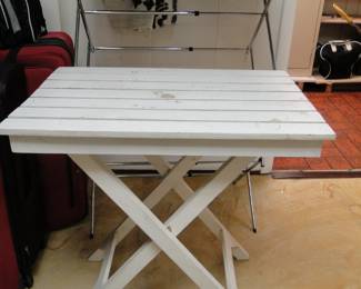 Indoors or Outdoors, this table is equally at home. Yes, another adaptable piece of magic furniture