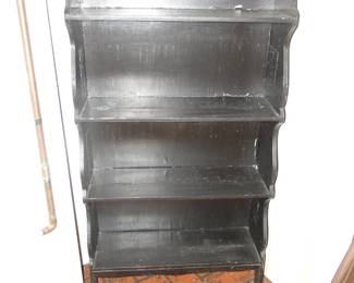 Another shot of that remarkable shelving unit