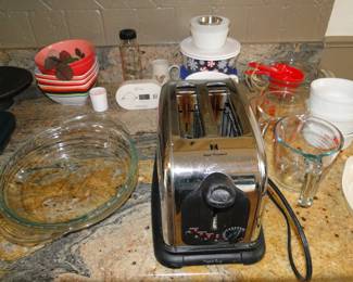 Toaster and Pyrex, and some measuring cups too boot