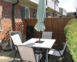 That patio set is very cute and cozy