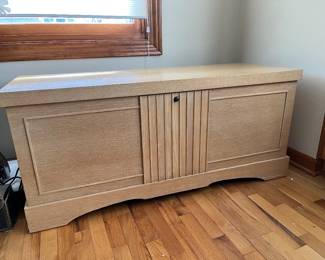 Lane cedar chest