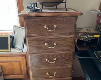 Jewelry chest