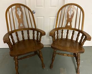 Also have two armless chairs which match 