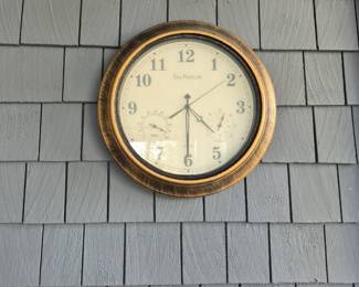Outside clock