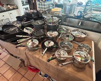 lots of kitchen goodies