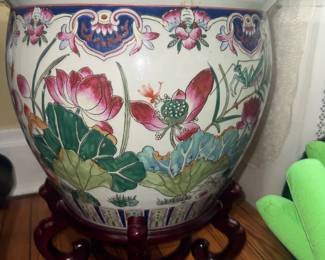 ooooh!!!  Chinese Porcelain Fish bowl Jardiniere 
