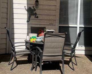6 Piece outdoor set!