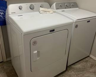 Like New 2023 Washer & Dryer Set