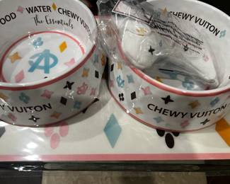 New in package Chewy Vuitton Dog Set
