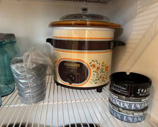 Vintage crock pot