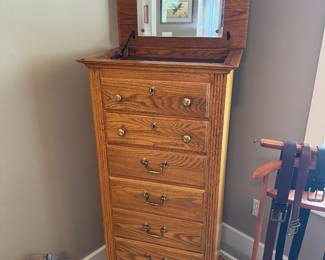 Large jewelry / lingerie chest