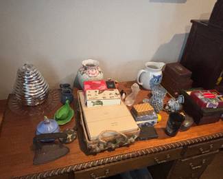 Mahogany knee hole desk