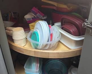 rubermaid tupperware containers