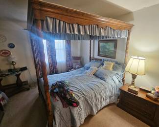 Drexel Heritage bed &nightstand 