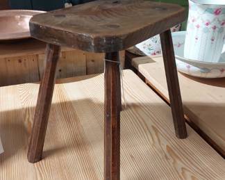 english primitive peg stool