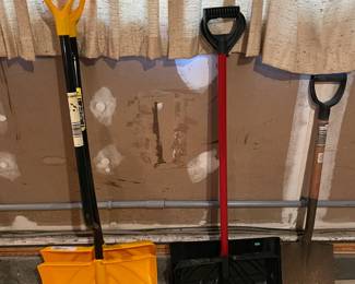 Assorted Yard Tools (Rakes, Shovels, Etc.)