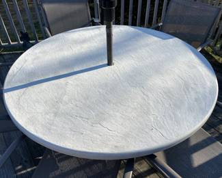 Outdoor Table & Chair Set W/ Umbrella & 5 Chairs